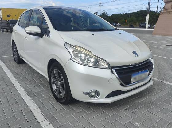 PEUGEOT 208 1.6 GRIFFE 16V FLEX 4P MANUAL PEUGEOT 208 1.6 GRIFFE 16V FLEX 4P MANUAL